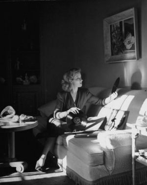 April 1943 - Greer Garson in her living room in Bel Air